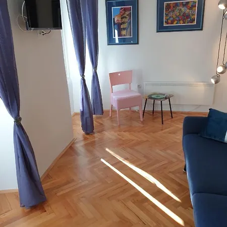 Apartman P-E Pula Exteriör bild
